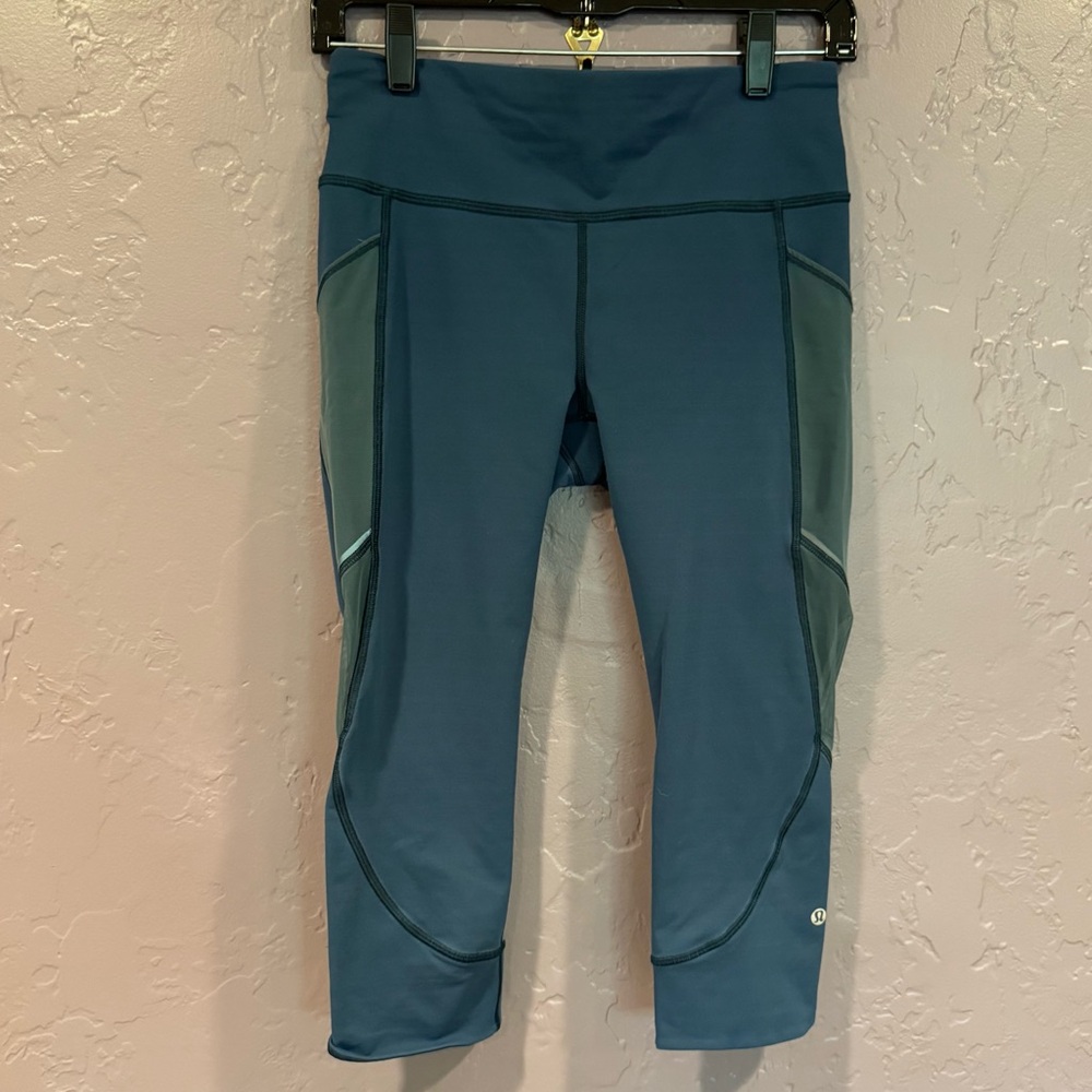 lululemon athletica Teal Cropped Leggings - 8